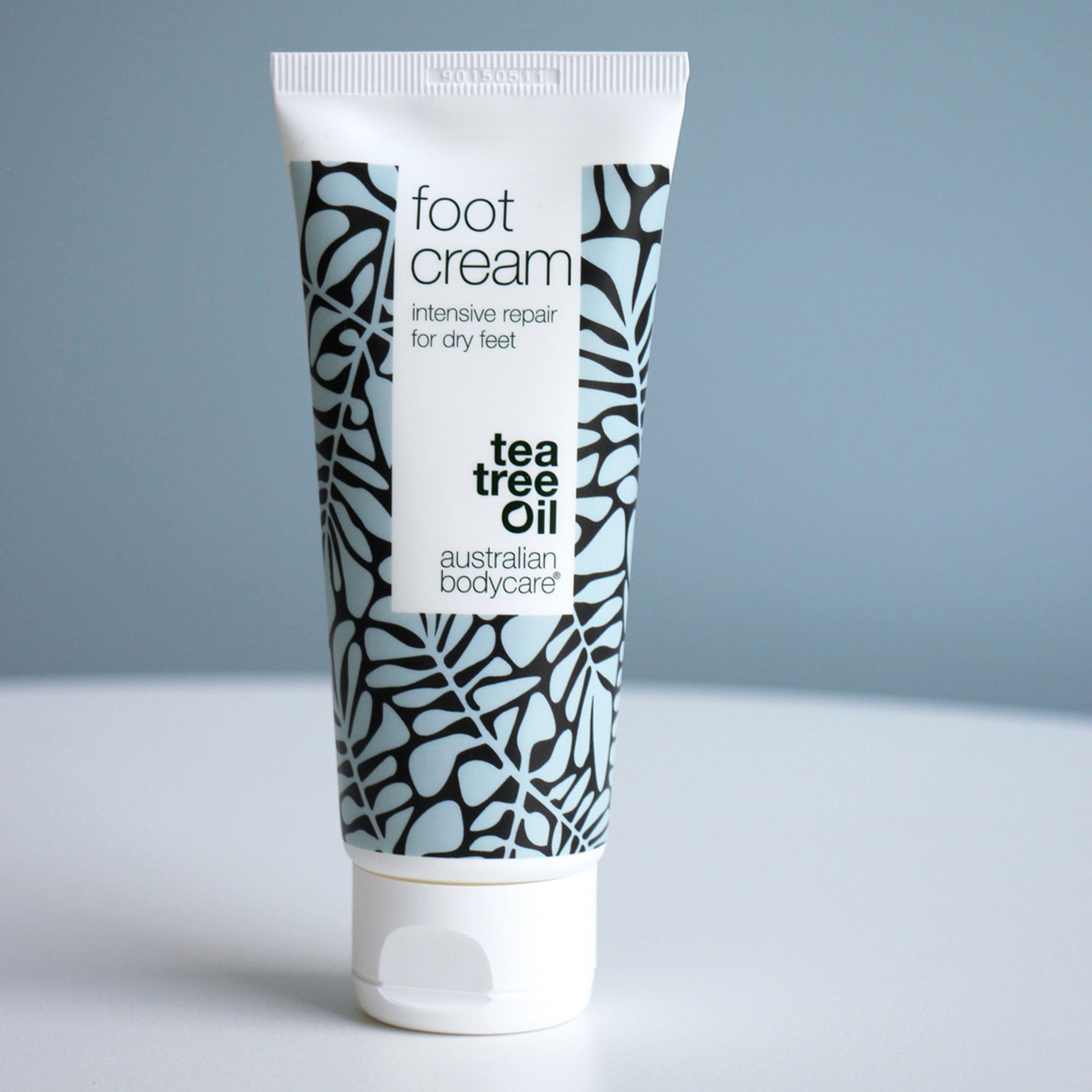 Tube Fußcreme mit floralem Muster. Text: "foot cream" und "australian bodycare".