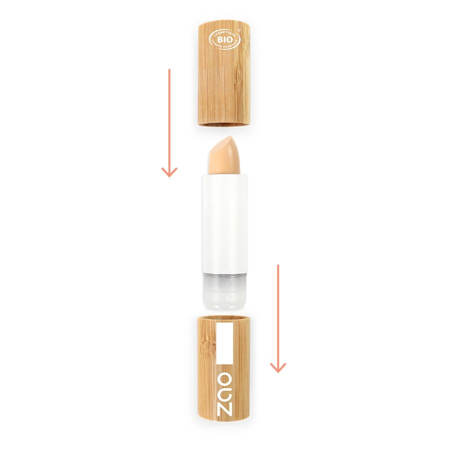 Konzentrierter Concealer-Stick. Bambus-Hülle mit Deckel. Bio-Zertifizierung. Produktname sichtbar.