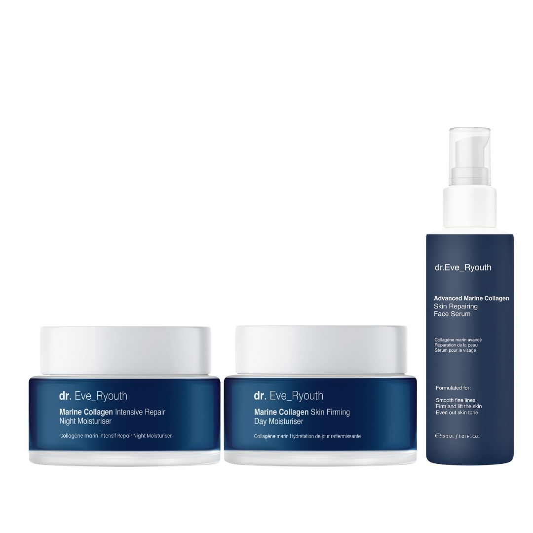 Set mit drei Hautpflegeprodukten. Zwei Tiegel mit weißem Deckel und blauem Etikett. Eine Flasche mit Sprühkopf und blauem Etikett.