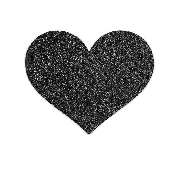 Schwarzes, herzförmiges Nippel Cover mit glitzernder Oberfläche. Auf weißem Hintergrund.