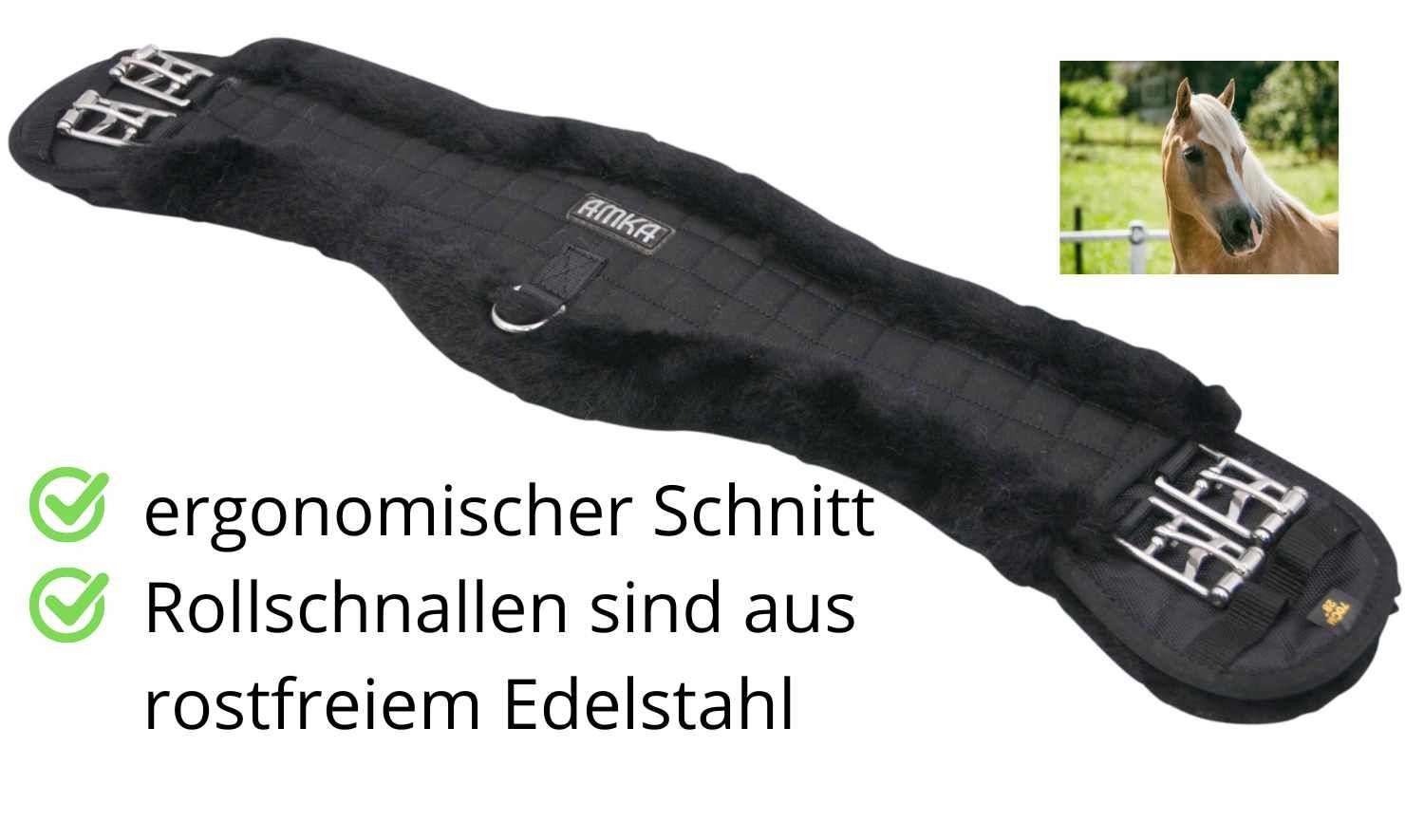 Schwarzer AMKA Dressurgurt mit ergonomischem Schnitt und Edelstahl-Rollschnallen. Text: 'AMKA'.