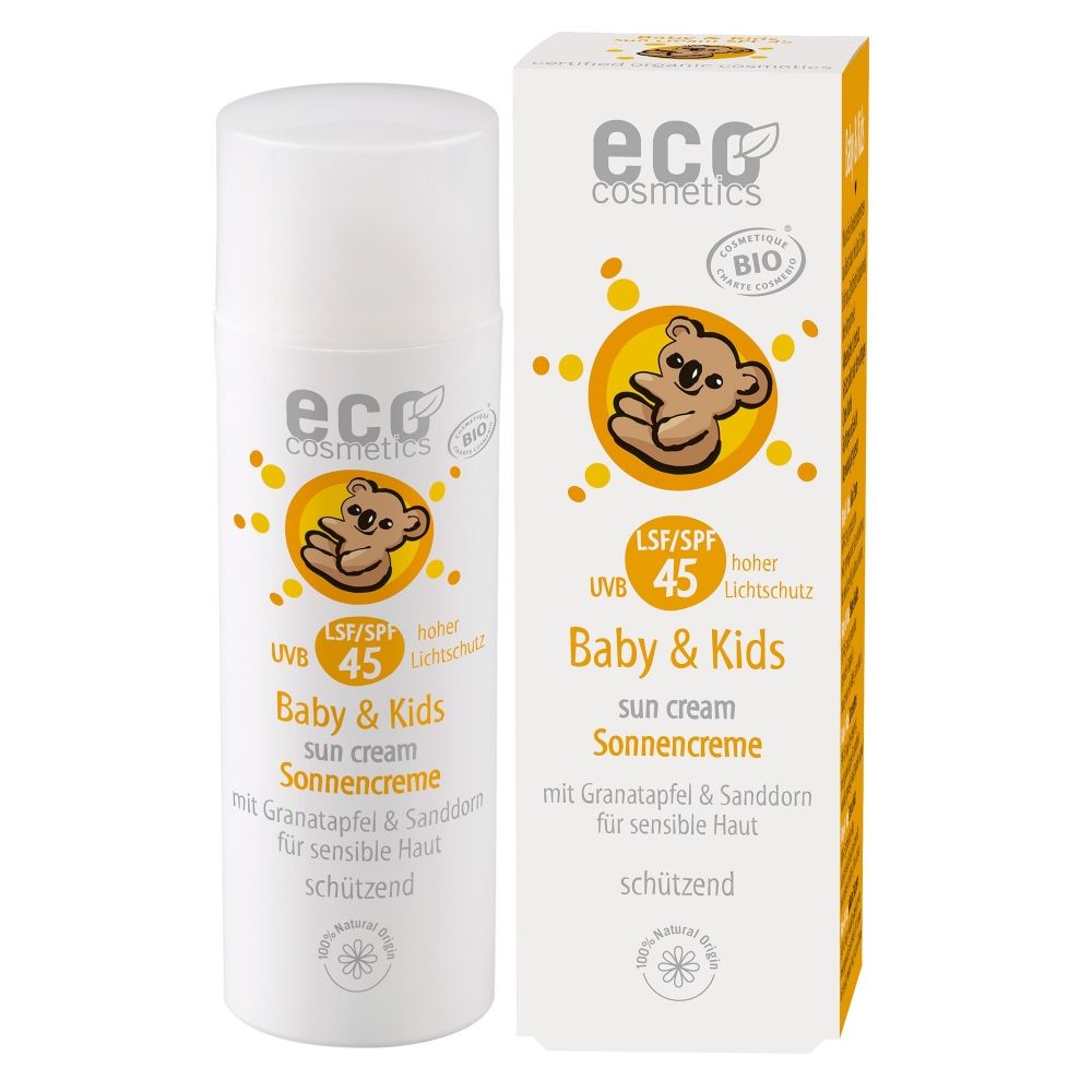 Sonnencreme-Flakon und -Verpackung. Weißer Flakon mit Aufschrift "eco cosmetics". Auf der Verpackung: "Baby & Kids Sonnencreme LSF 45".