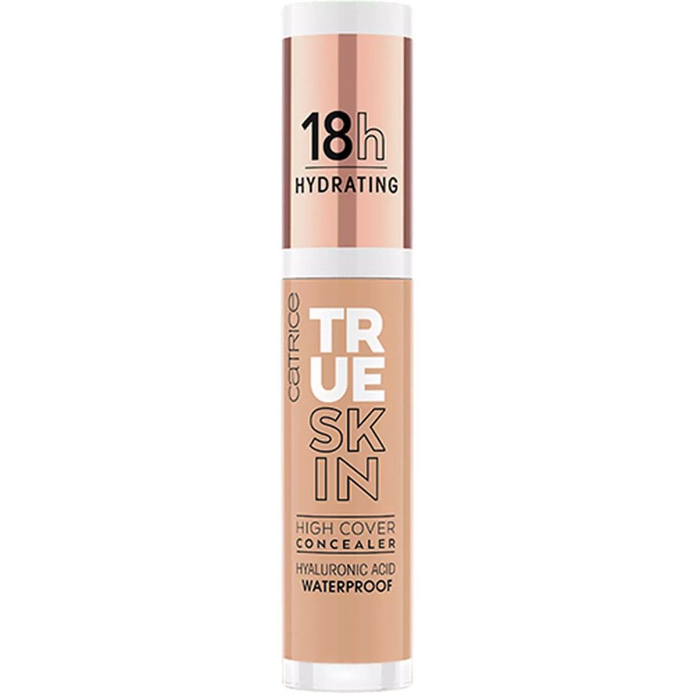 Concealer-Flakon. Aufschrift: Catrice True Skin, High Cover Concealer, Hyaluronsäure, Waterproof. Deckel mit Aufschrift 18h Hydrating.