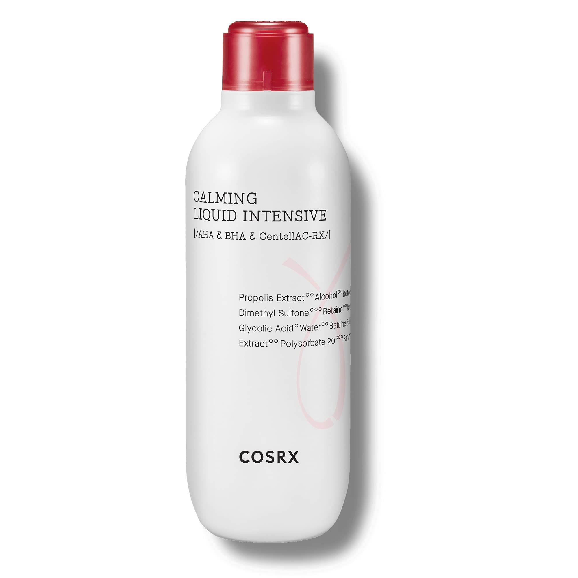 COSRX Calming Liquid Intensive Flasche mit rotem Deckel, isoliert auf weißem Hintergrund.