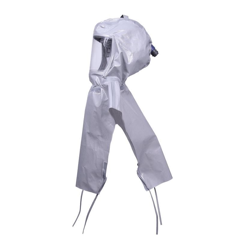 Graue Schutzhaube mit integriertem Visier und Beinlingen. Mit versiegelten Nähten und Innenkragen. Auf weißem Hintergrund.