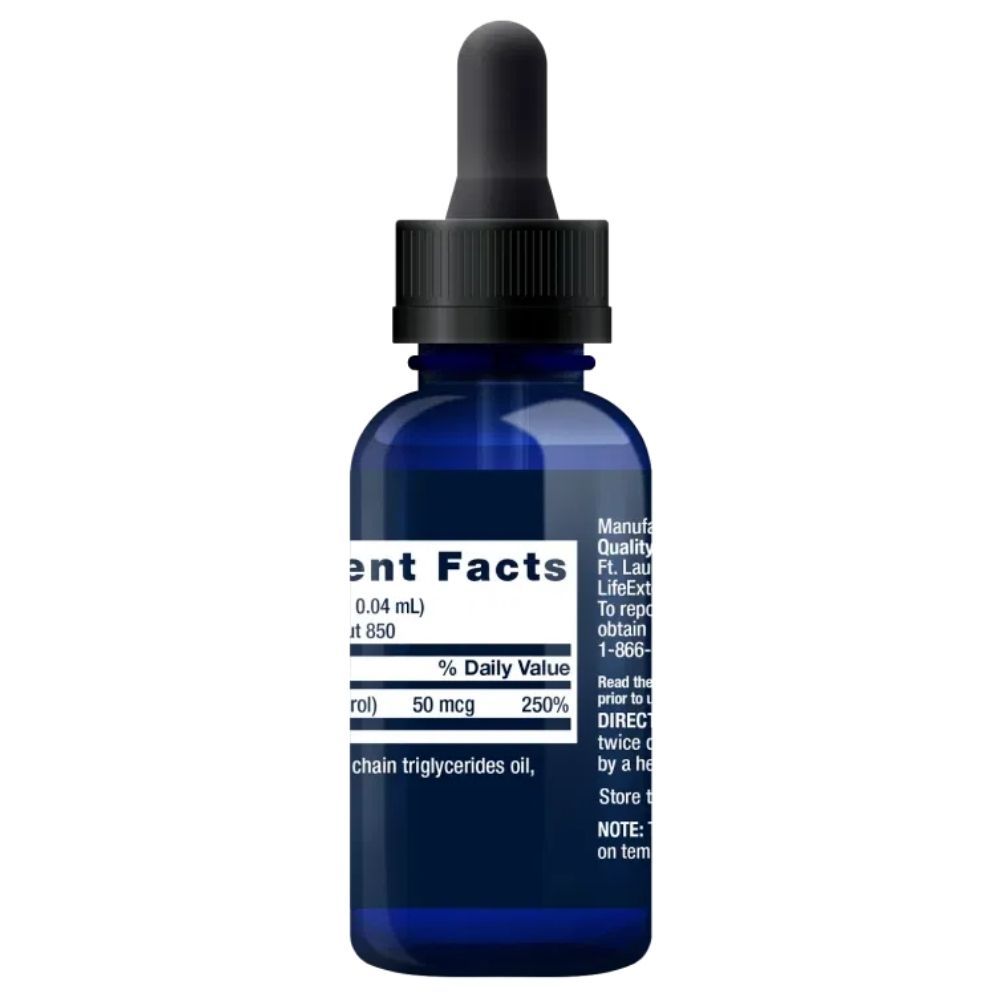 Rückseite einer blauen Glasflasche mit Pipette, mit Nährwertangaben und Anwendungshinweisen für Life Extension Liquid Vitamin D3.