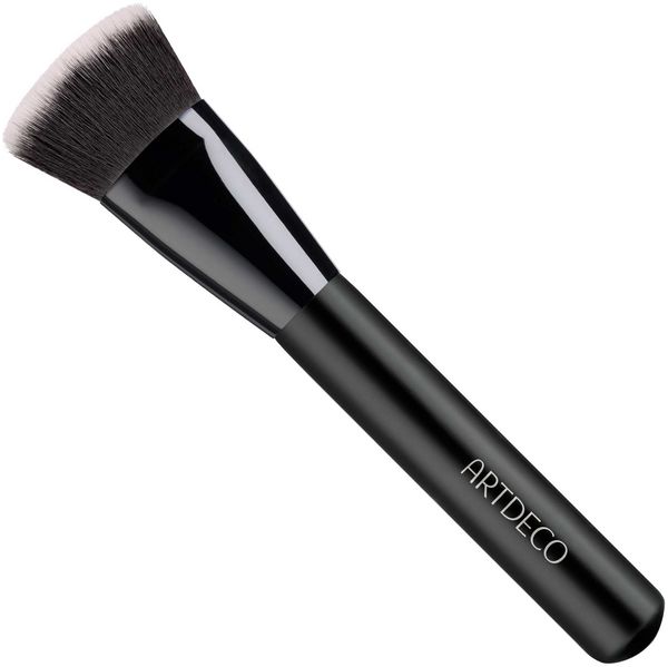 Artdeco Contouring Pinsel mit schwarzem Griff und dichtem, flachem Bürstenkopf.