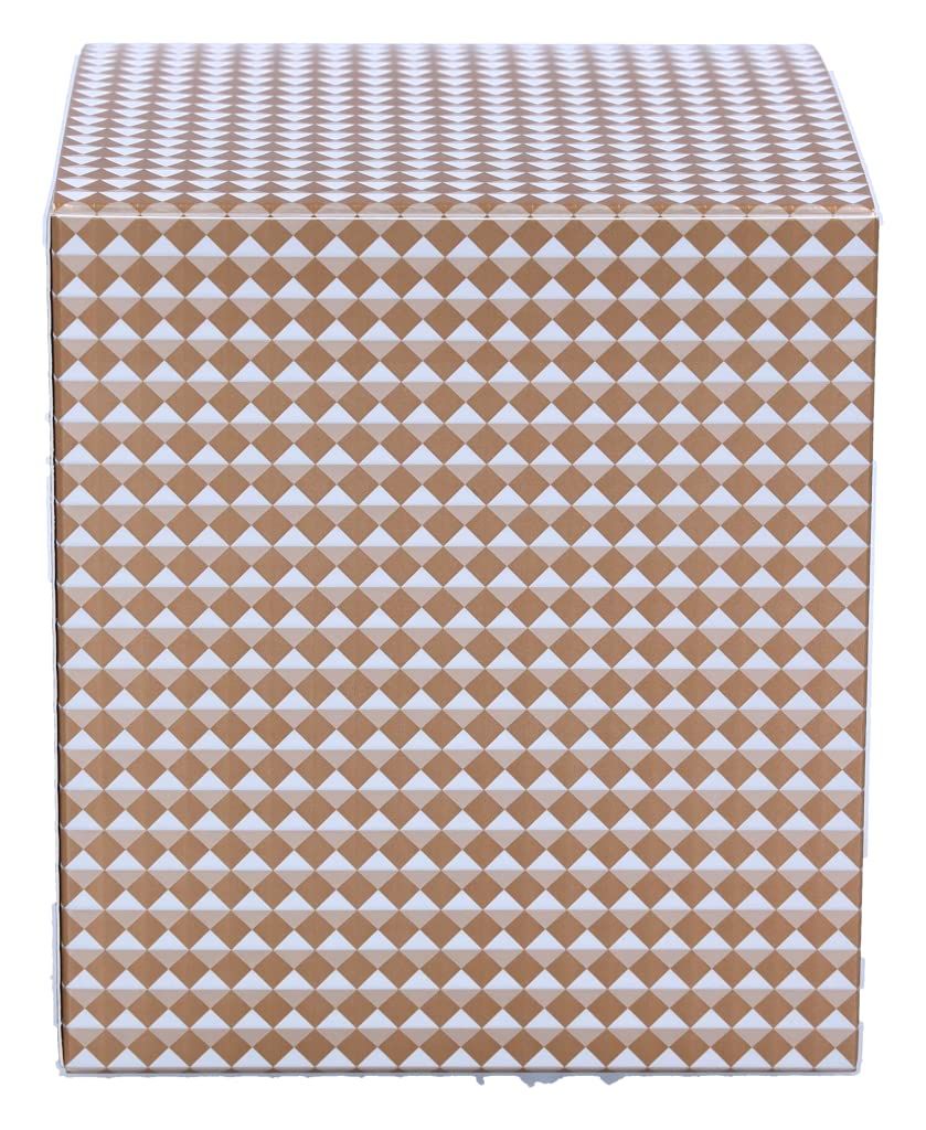 Verpackung. Quadratische Box mit geometrischem Muster.