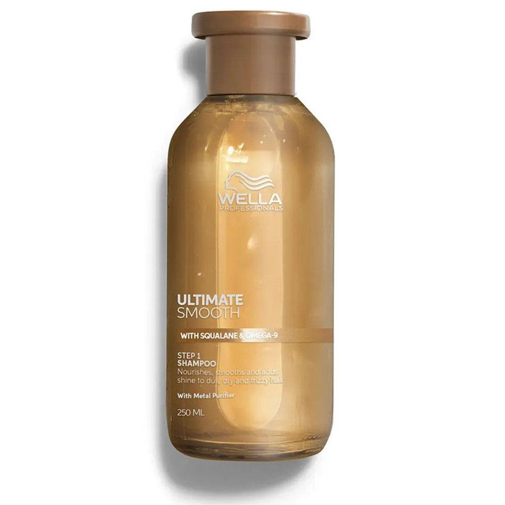 Braune Shampoo-Flasche mit braunem Deckel. Aufschrift: Ultimate Smooth, mit Squalane Omega 9. Marke: Wella. 250 ml.