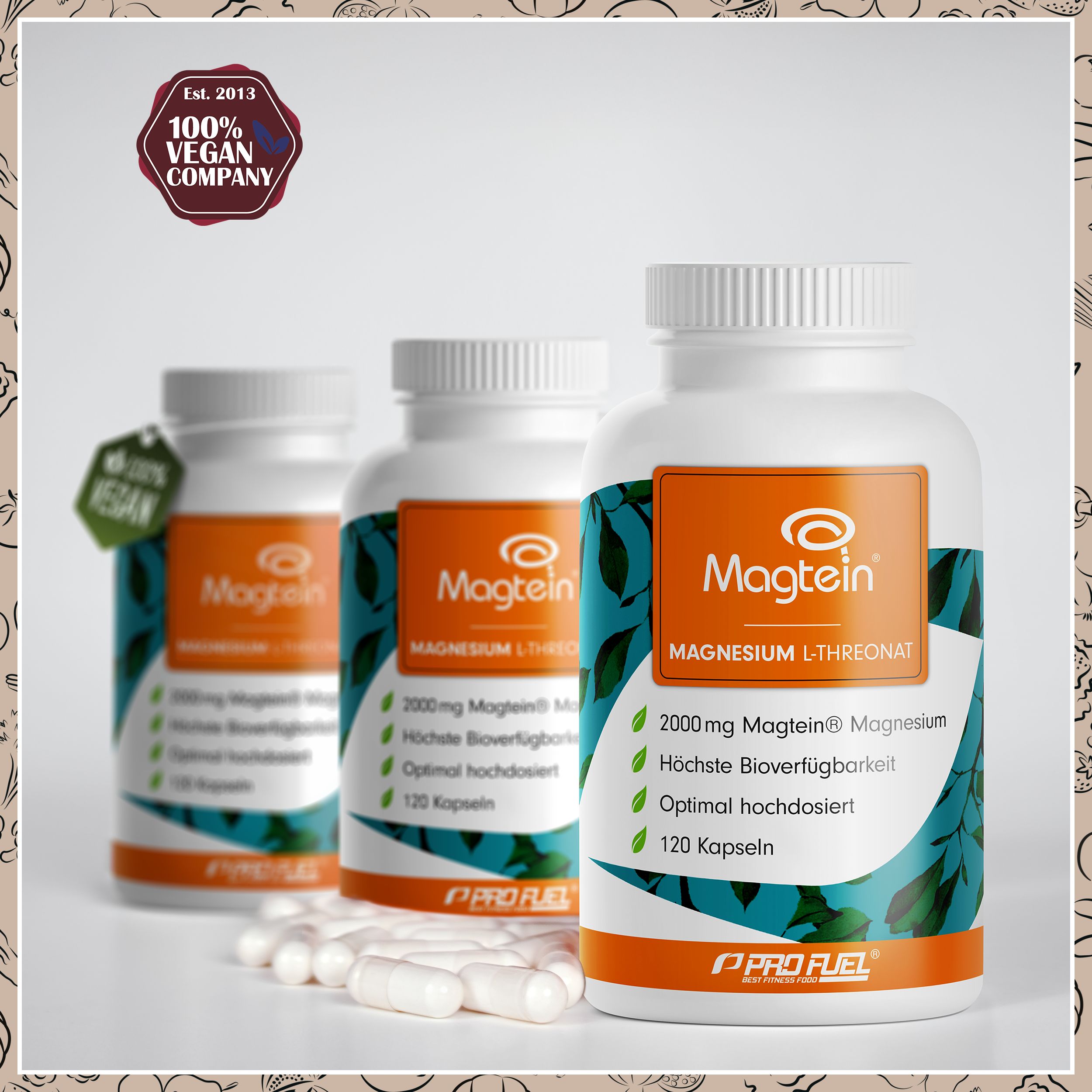 Drei weiße Flaschen mit Magtein-Kapseln. Etiketten mit Produktnamen und Logos. Einige Kapseln liegen vor den Flaschen.