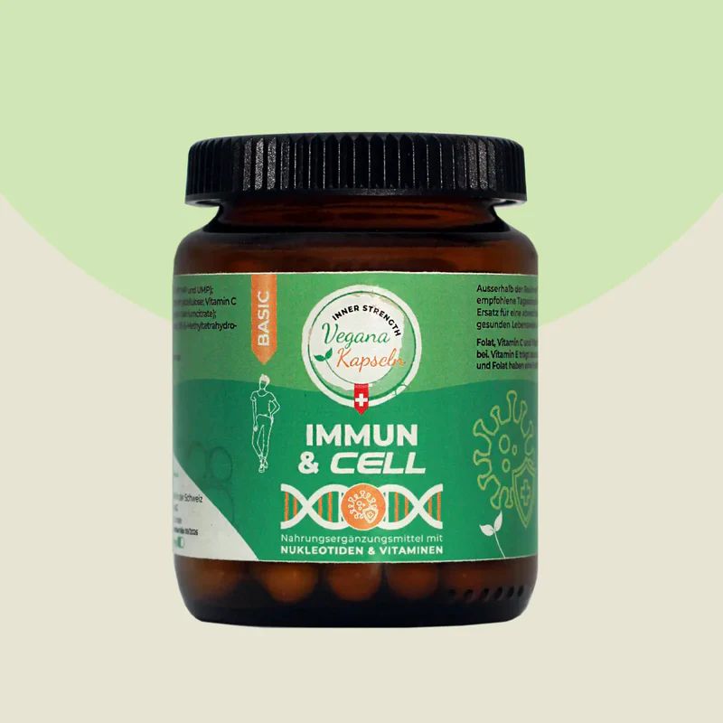 Braune Glasflasche mit schwarzem Deckel. Grün-weißes Etikett mit Text: IMMUN & CELL, NUKLEOTIDEN & VITAMINEN. Marke: Vegana Kapseln.