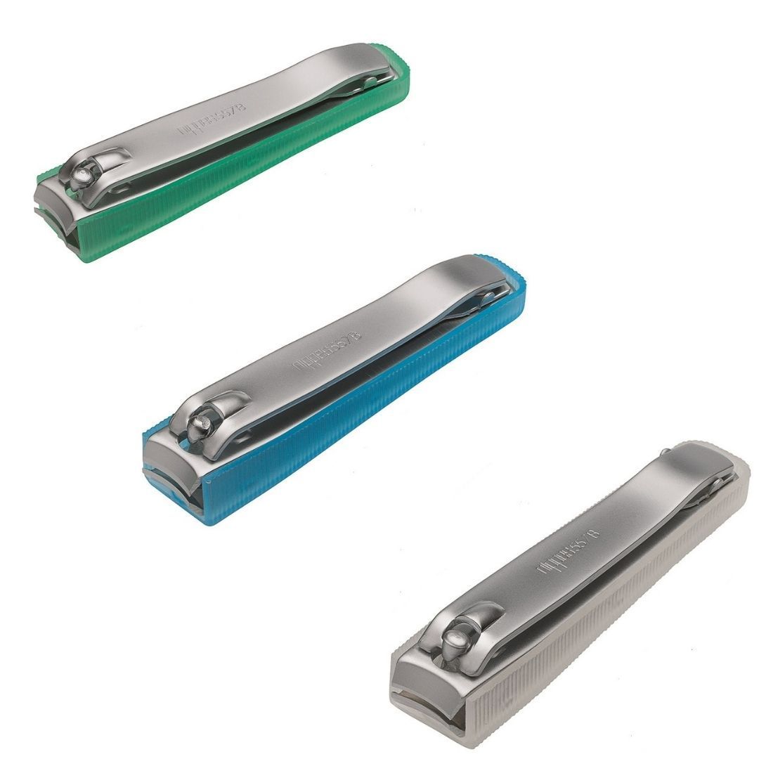 Drei Nagelknipser in verschiedenen Farben: Grün, Blau und Silber. Metallische Ausführung. Marke Nippes Germany.