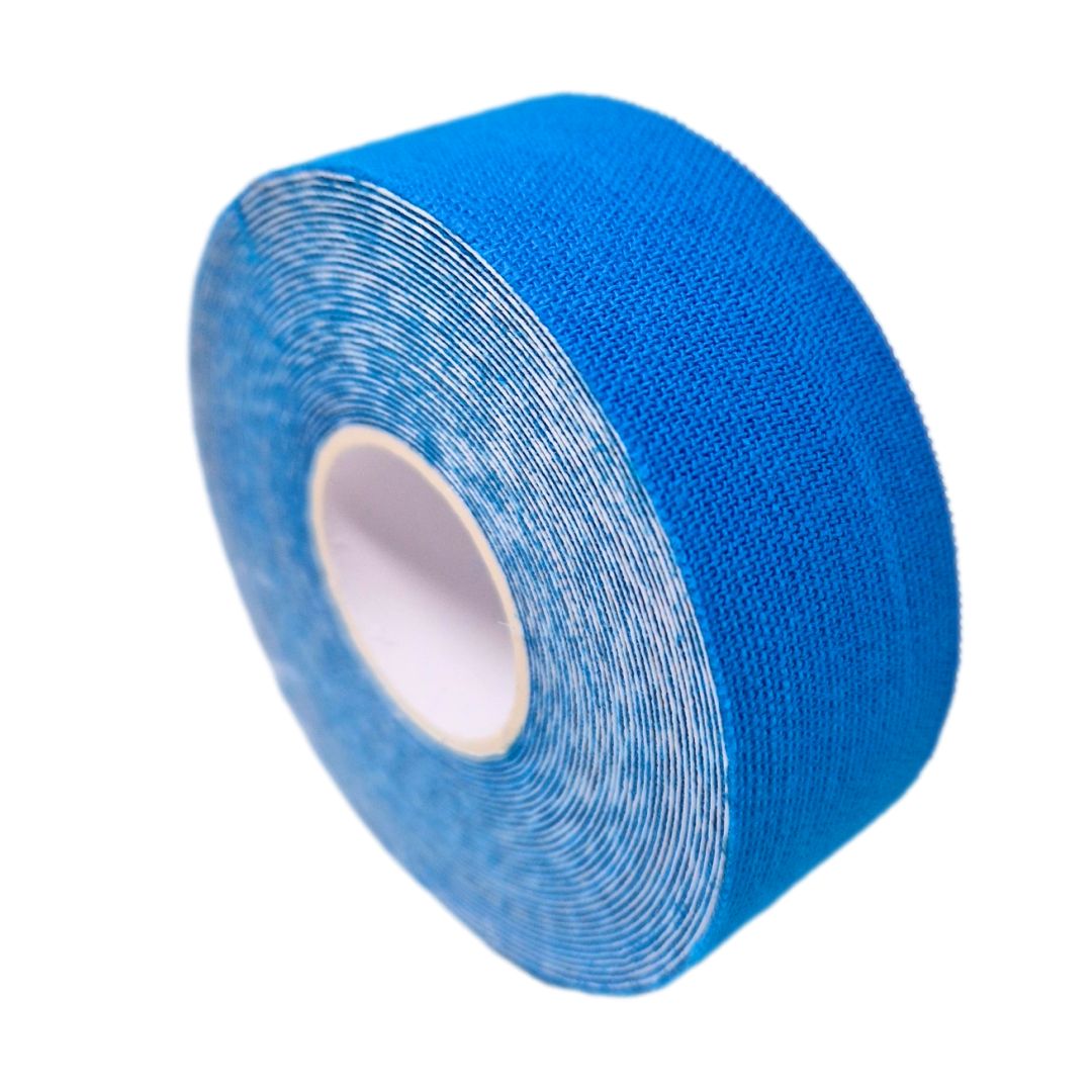 Rolle Kinesiologie-Tape, blau. Aufgerollt, diagonale Ansicht.