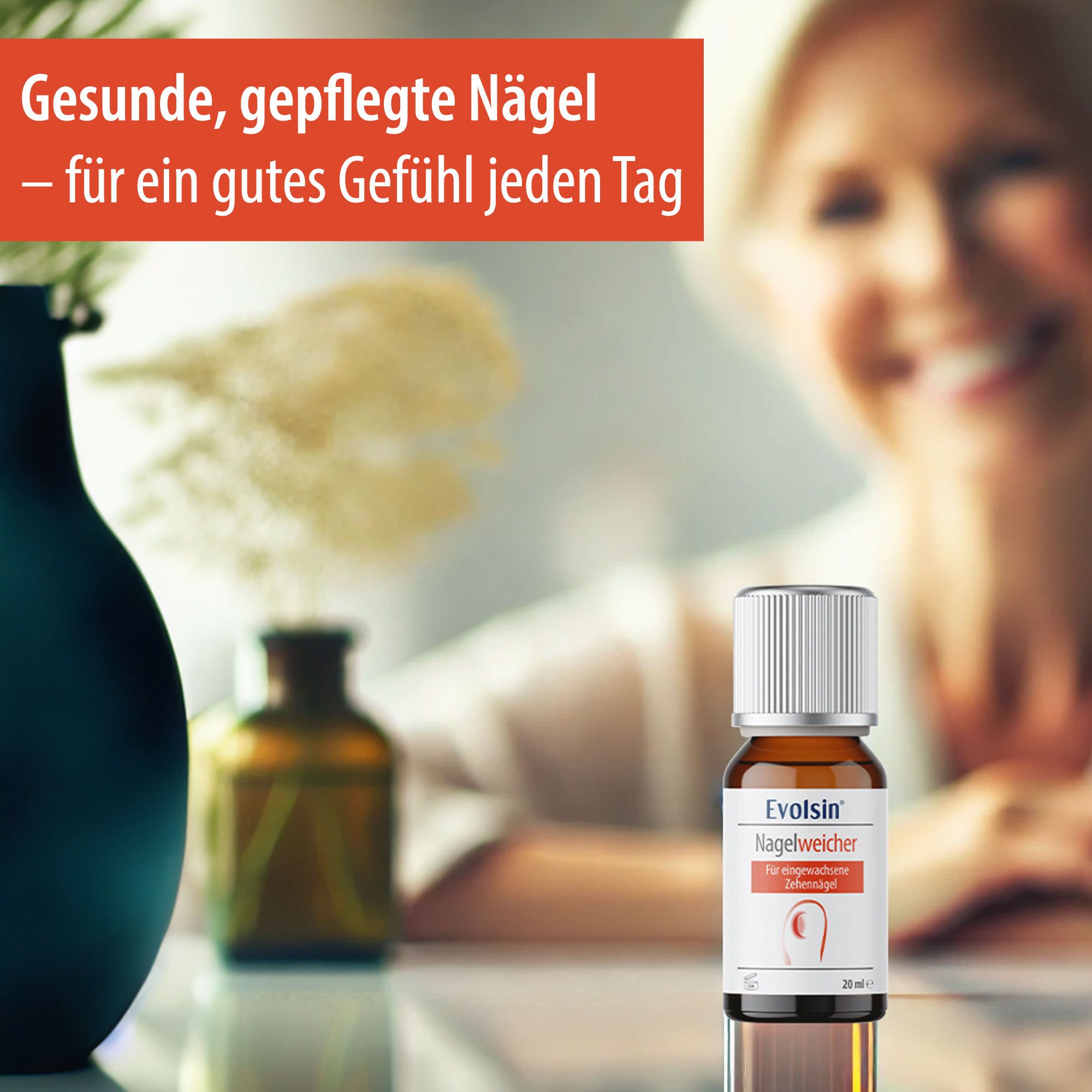 Produktflasche vor unscharfem Hintergrund. Text: Gesunde, gepflegte Nägel - für ein gutes Gefühl jeden Tag.