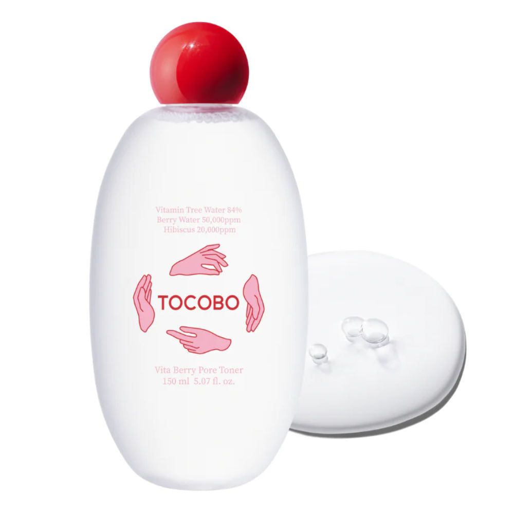 Ovale Flasche mit rotem Deckel. Aufschrift: TOCOBO Vita Berry Pore Toner. Daneben eine kleine Menge des Produkts.