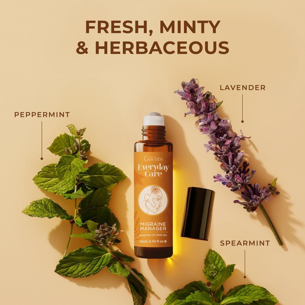 Braune Glasflasche mit Roll-on-Applikator, daneben Pfefferminze, Lavendel und Spearmint. Text: Fresh, Minty & Herbaceous.