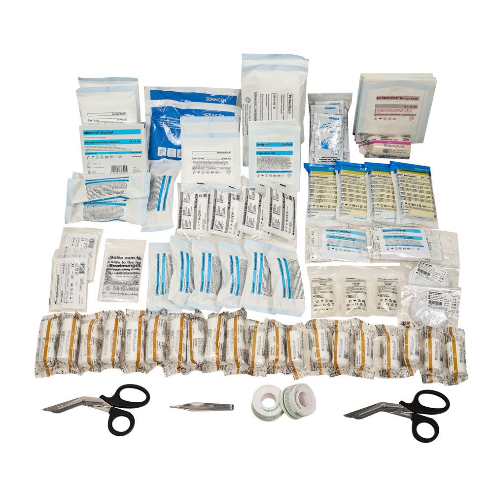 Verbandmaterial, Scheren, Pinzette und Klebeband. Einzeln verpackte medizinische Produkte für den Notfall.