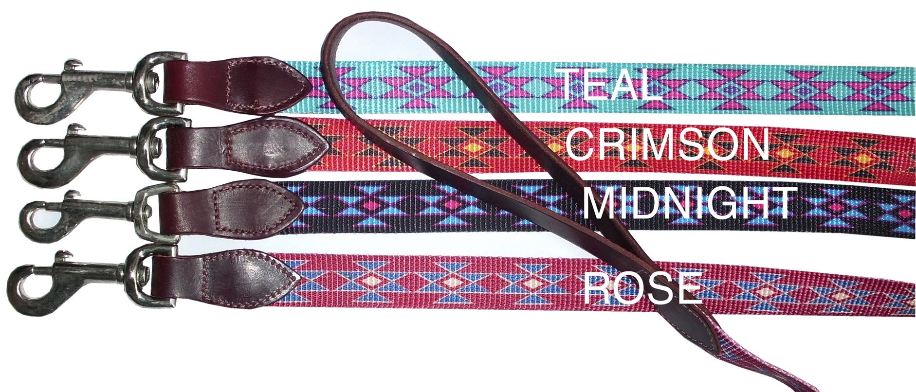 Vier Hundeleinen in verschiedenen Farben: Teal, Crimson, Midnight und Rose. Jede Leine hat einen Karabinerhaken und Lederdetails.