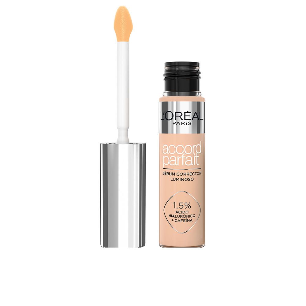Korrekturserum-Fläschchen mit Applikator. Aufschrift: L'Oréal Paris, Accord Parfait, Serum Corrector Luminoso. Enthält Hyaluronsäure und Koffein.