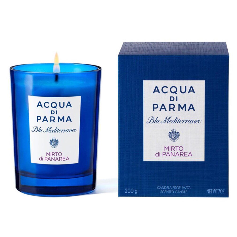 Blaue Duftkerze und Schachtel. Aufschrift: Acqua Di Parma Blu Mediterraneo Mirto di Panarea. Kerze in Glas. Schachtel mit Logo.