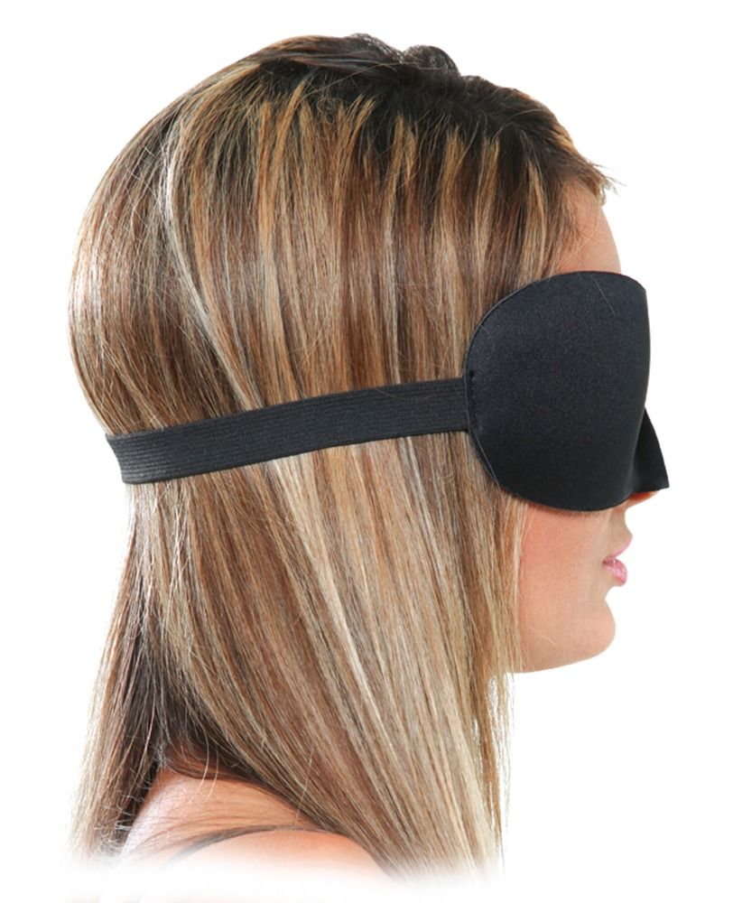 Schwarze Augenmaske von der Seite. Elastisches Band. Weiches Material. Geformt für die Augenpartie.