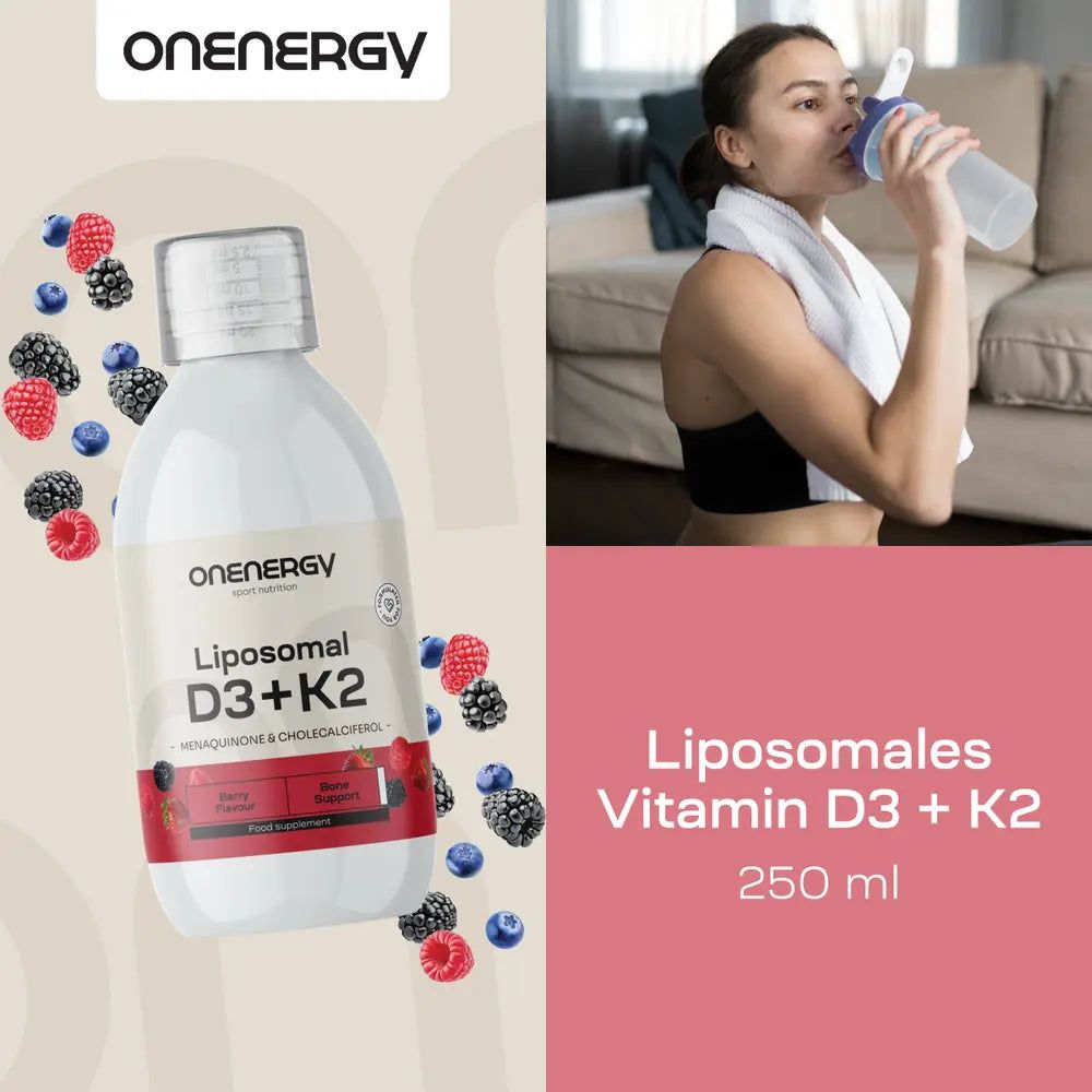 OnEnergy Liposomales Vitamin D3 + K2, 250 ml Flasche. Frau trinkt aus Shaker. Beeren-Illustrationen.