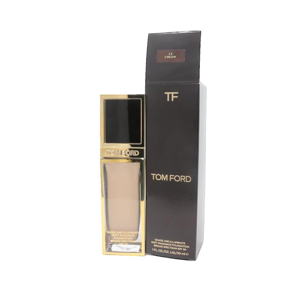 Tom Ford Shade & Illuminate Foundation. Flasche und Verpackung. Goldfarbene Details. Farbton: Cream. Schwarze Verpackung mit Markenlogo.
