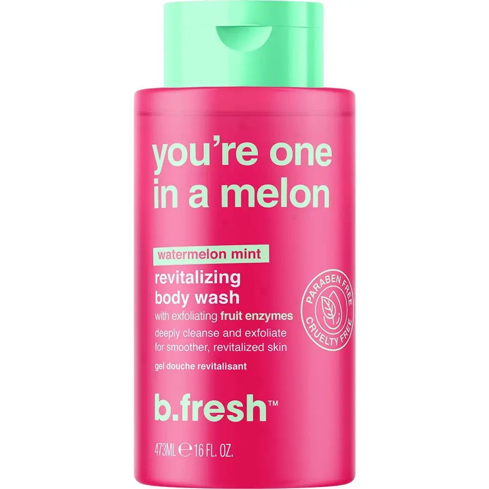 Rosa Duschgelflasche mit grünem Deckel. Aufschrift: "you're one in a melon". Produktname: b.fresh. Mit "Paraben Free" und "Cruelty Free" Logo.