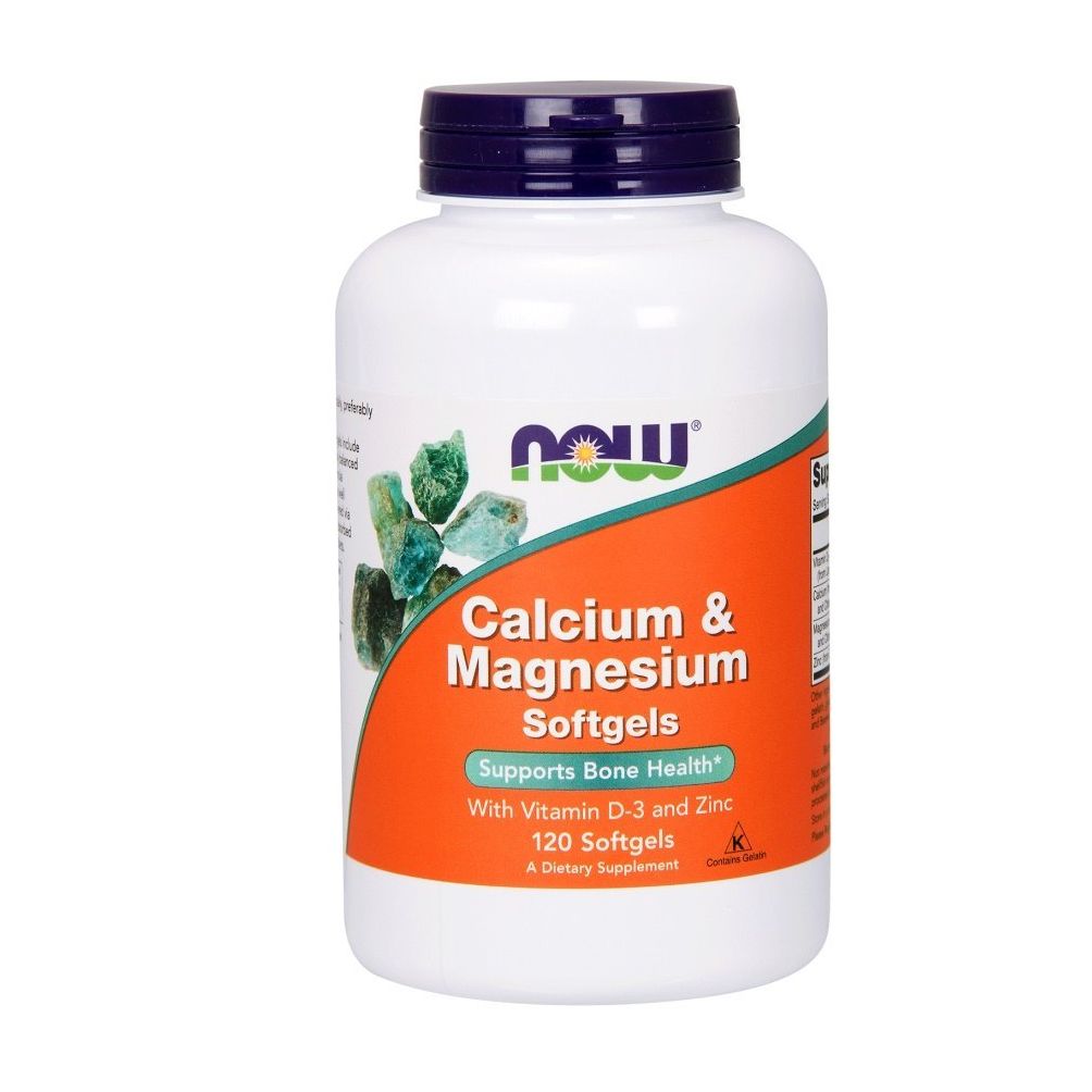 Weiße Flasche mit blauem Deckel. Etikett mit Text: Calcium & Magnesium Softgels. Marke: NOW.