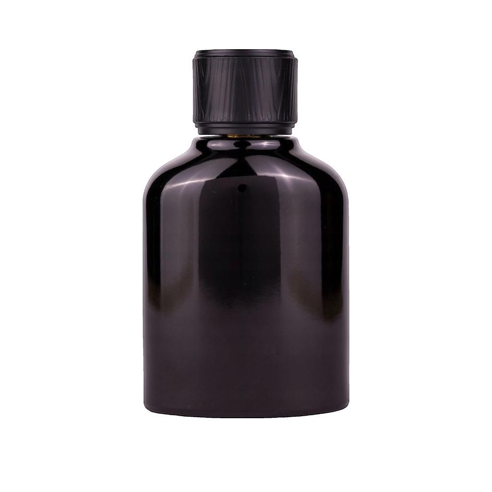 Schwarze, runde Flasche mit schwarzem Deckel. Glänzende Oberfläche.