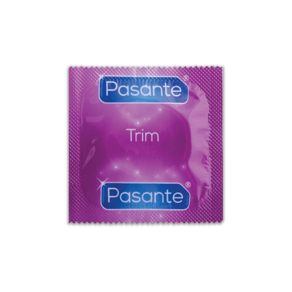 Einzeln verpacktes Pasante Trim Kondom. Lila Verpackung mit Produktnamen.