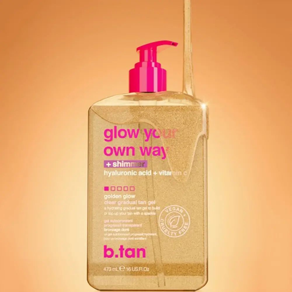 Flasche mit Pumpspender, goldener Gradual Tan Gel mit Schimmer, Hyaluronsäure + Vitamin C.