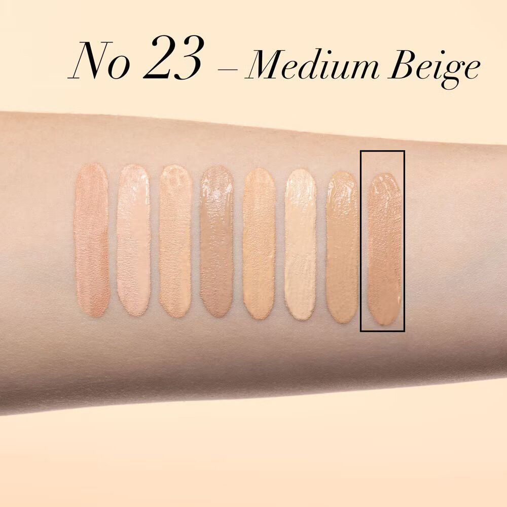 Arm mit Farbmuster von Artdeco Korrektor Perfekter Teint, Farbton 23 Medium Beige. Verschiedene Farbtöne.