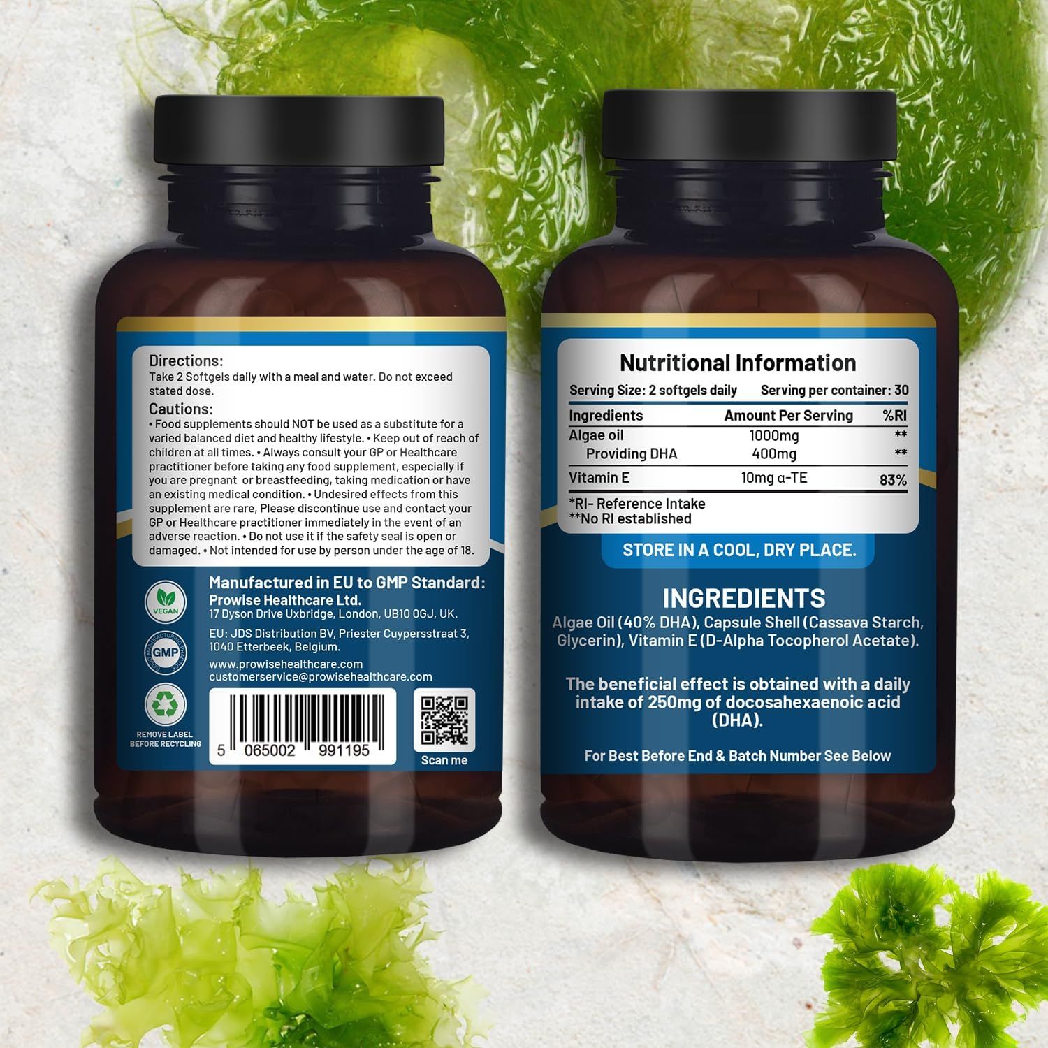 Zwei Flaschen mit Etiketten. Rückseite mit Nährwertangaben und Inhaltsstoffen. Aufschrift: Vegan Omega 3 DHA. Grünes Algenblatt-Dekor.