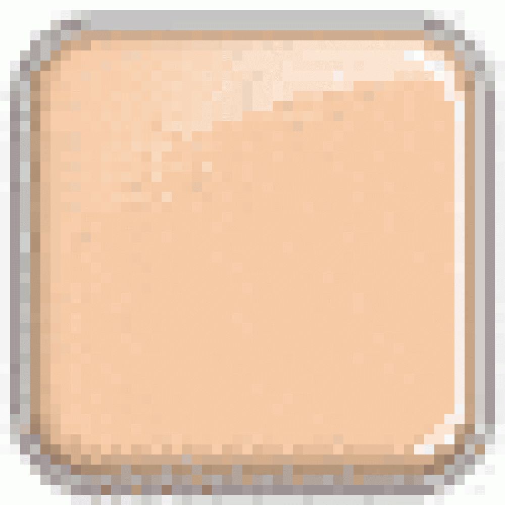 Quadratische, beige Foundation-Probe in einem silbernen Behälter.