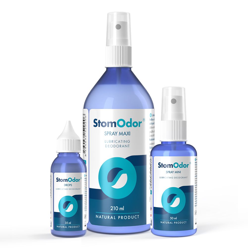 Drei blaue Sprays mit weißen Sprühköpfen. Aufschrift: StomOdor Spray Maxi und Mini. 210 ml, 50 ml und 30 ml.