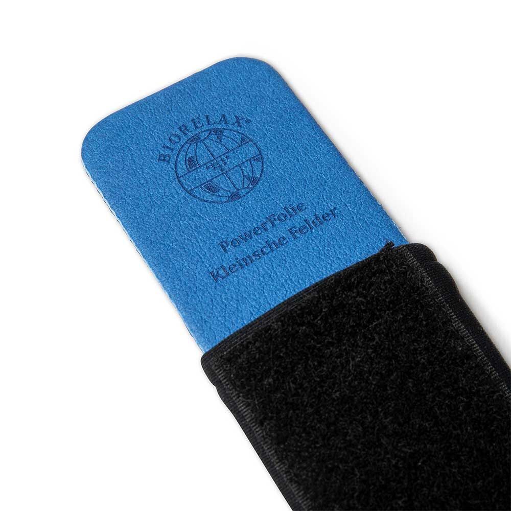 Schwarze Manschette mit Klettverschluss und blaues Pad. Logo BIORELAX und Kleinsche Felder.