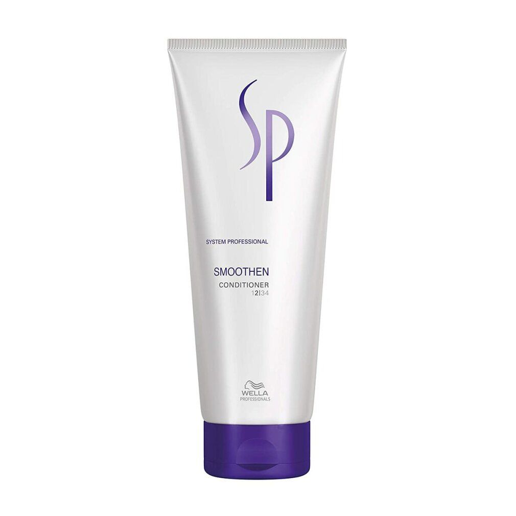 Weiße Tube mit lila Verschluss. Aufschrift SP, darunter 'Smoothen Conditioner'. Marke Wella.