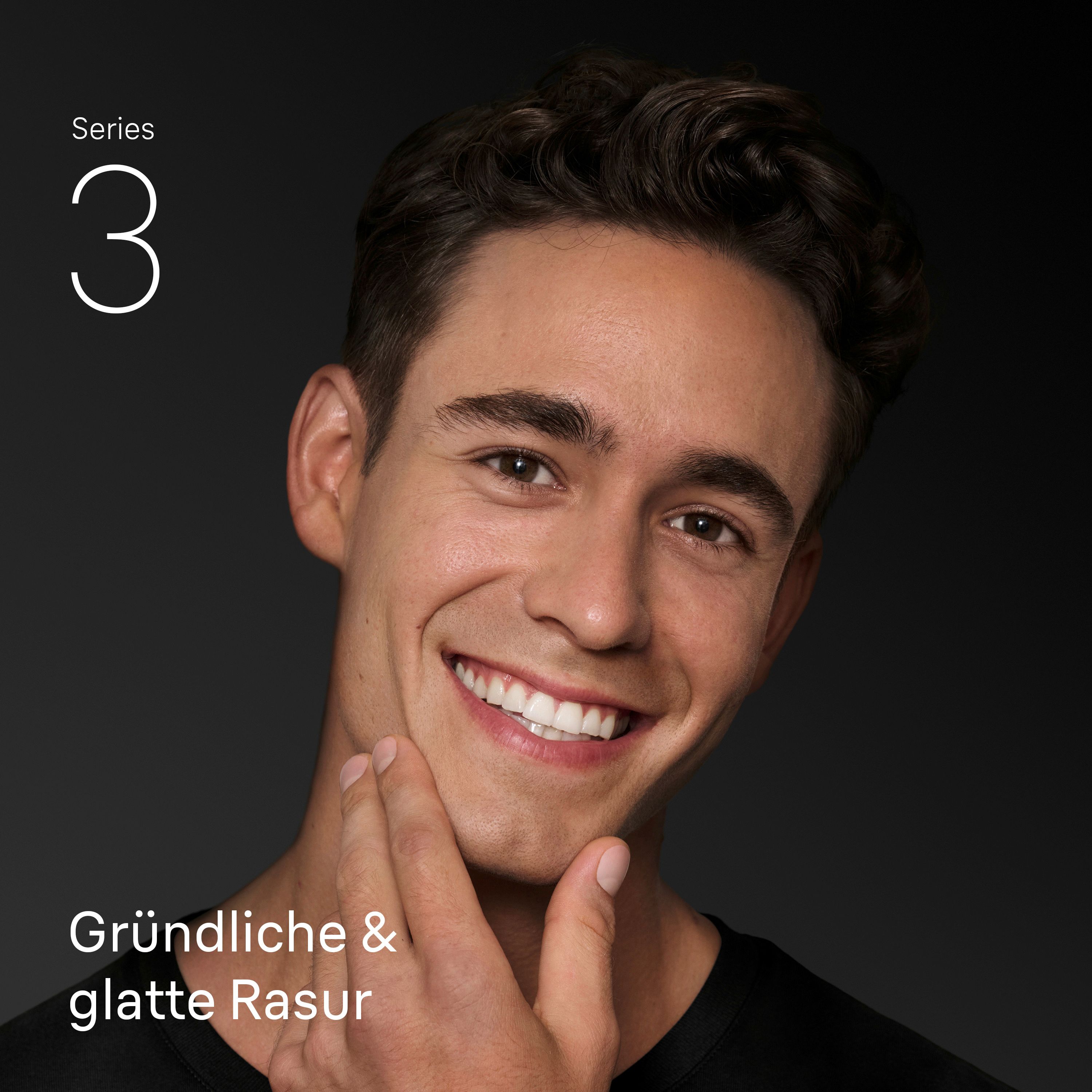 Mann mit glatter Rasur, lächelnd. Braun Series 3 Schriftzug.