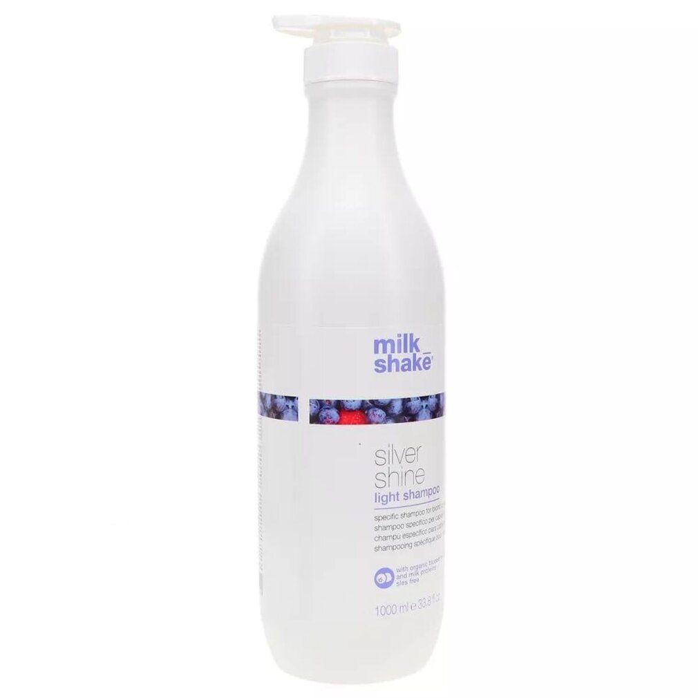 Weißer Shampoo-Flakon mit Pumpe. Aufschrift: milk_shake, Silver Shine light shampoo. 1000 ml.