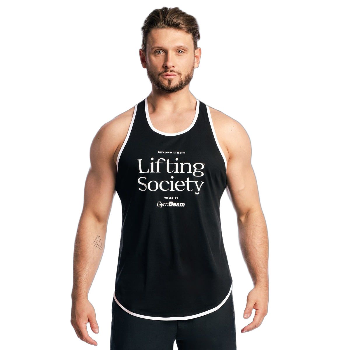 Mann in schwarzem Tanktop und Shorts, vorne mit "Lifting Society"-Aufdruck.