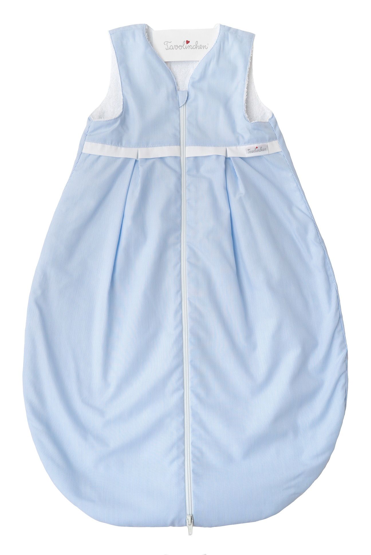 Hellblauer Schlafsack mit weißem Reißverschluss und Biese. Innen weißes Frottee. Marke Tavolinchen.