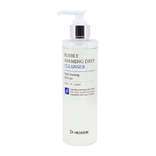 Klare Flasche mit Pumpe. Aufschrift: Bubbly Foaming Deep Cleanser. Marke: Dr. Hedison.