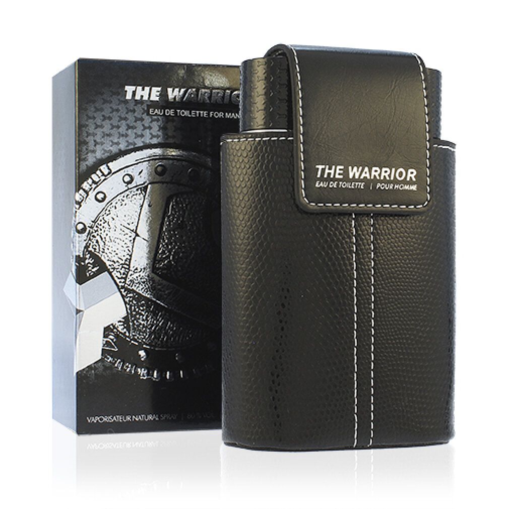 Schwarze Lederhülle mit weißer Naht und Flakon. Schwarze Schachtel mit silbernem Design und Text. Produktname: The Warrior.