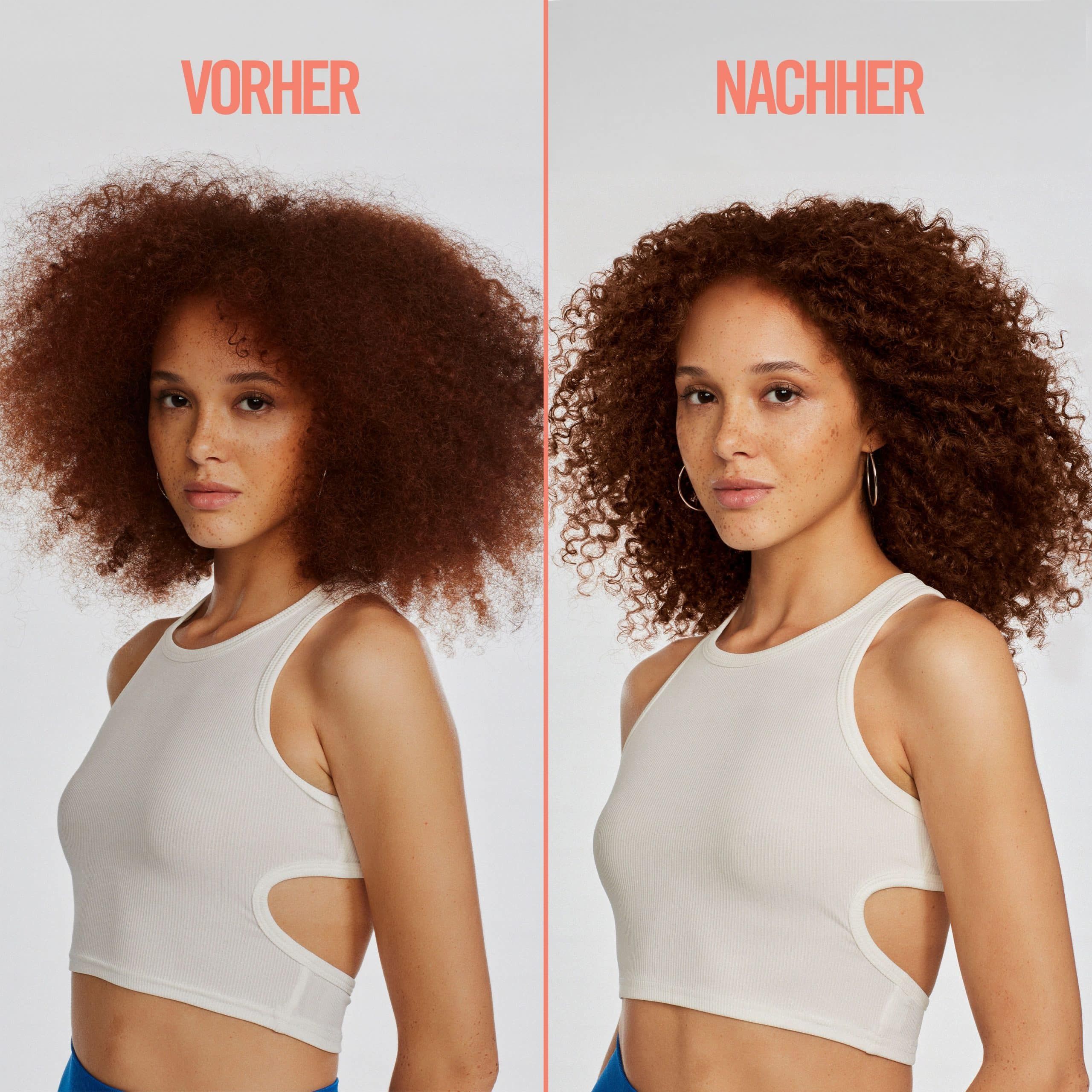 Vorher-Nachher-Vergleich. Frau mit lockigem Haar. Links: krauses Haar. Rechts: definierte Locken.