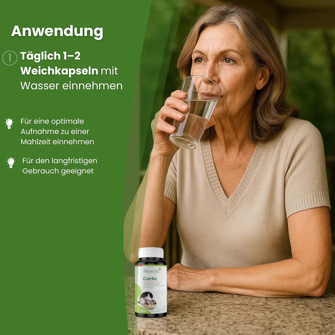 Eine Frau trinkt Wasser neben einem Behälter Biostile Garlic Kapseln. Text: Anwendung: Täglich 1-2 Weichkapseln mit Wasser einnehmen.