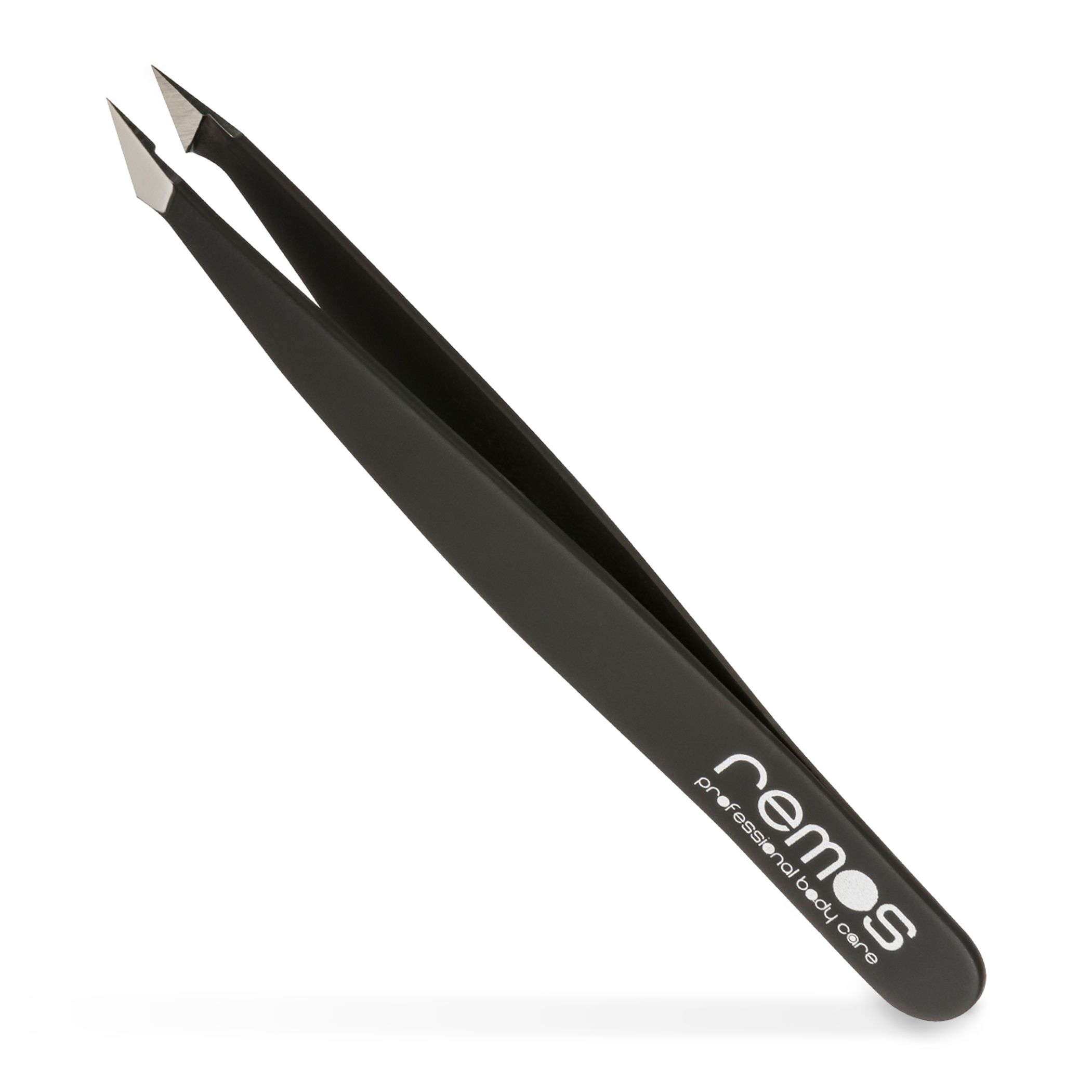 Schwarze Pinzette mit schrägen Präzisionsspitzen und dem Logo 'nemos professional beauty care'.