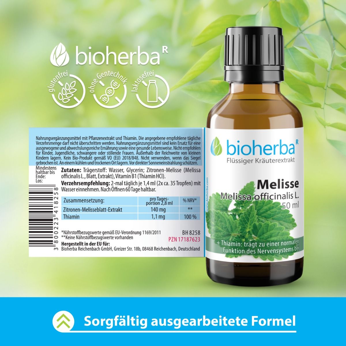 Braune Glasflasche mit Etikett. Etikett mit Produktnamen und Kräuterabbildung. Text: Melisse. Zusätzliche Informationen und Logos.