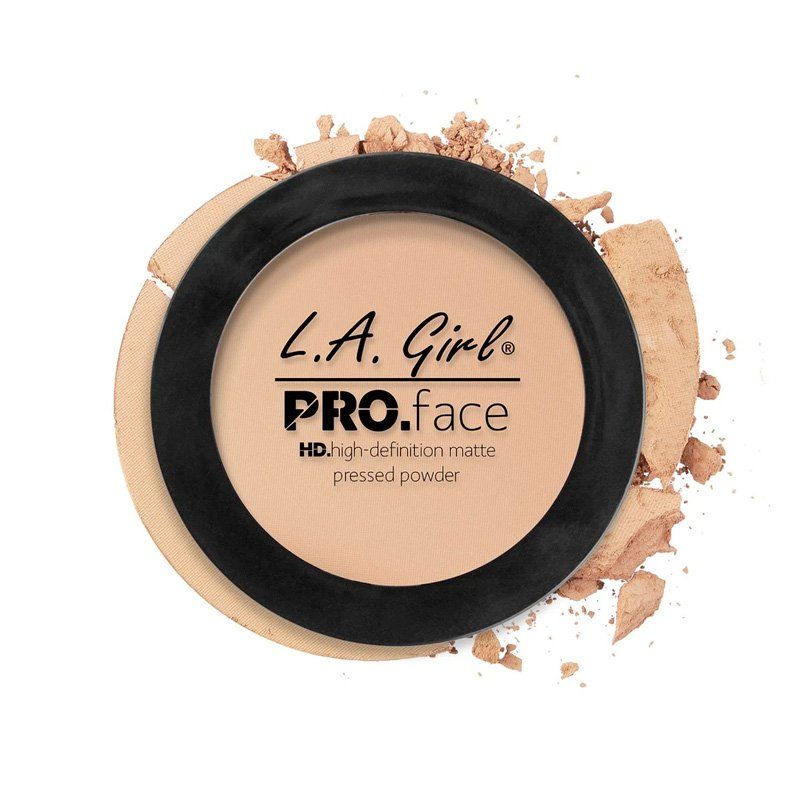L.A. Girl PRO.face HD High-Definition Matte Pressed Powder in hellem Farbton, in schwarzer Dose.