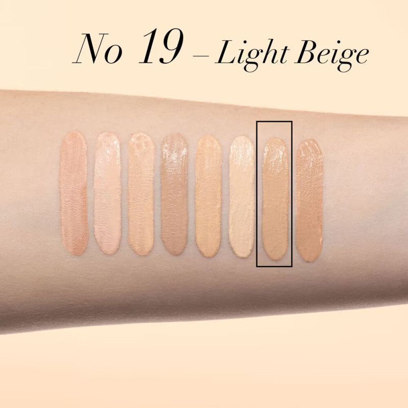 Hauttöne-Vergleich: 9 helle bis mittlere Beigetöne als Swatches auf der Haut.